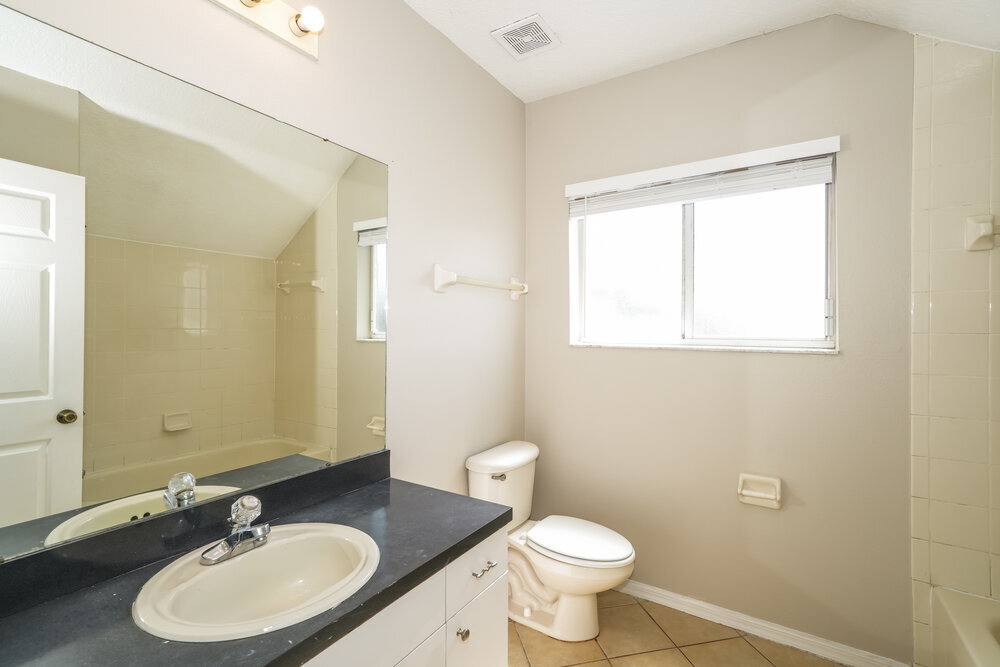 Building Photo - 10334 Summerview Cir