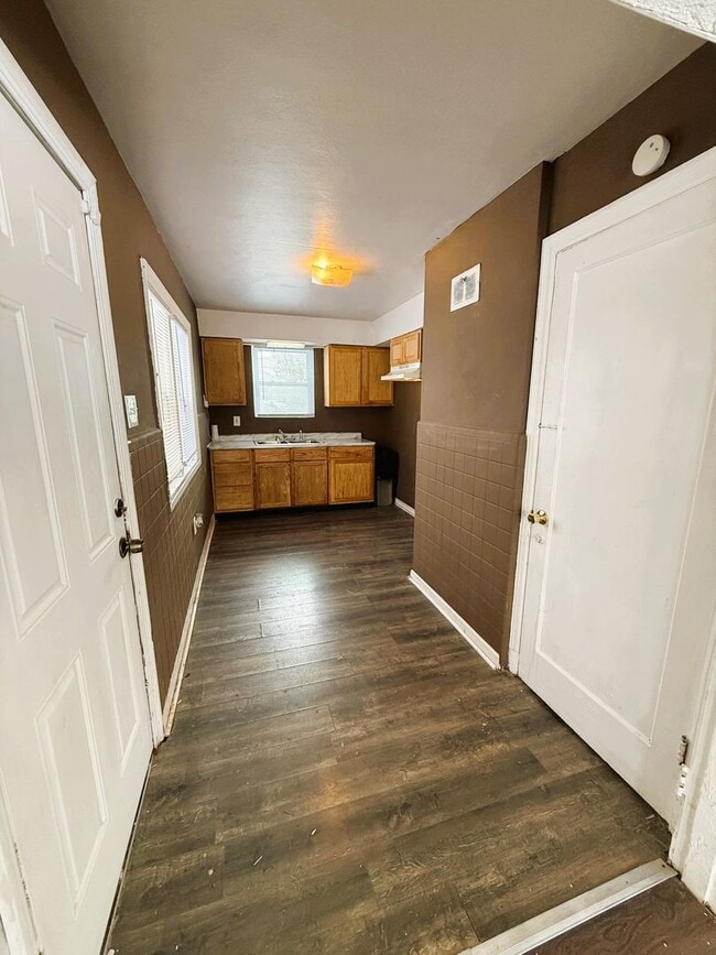 Building Photo - Spacious 2 Bedroom Rental!