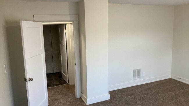 Building Photo - 237 Westwood Ave