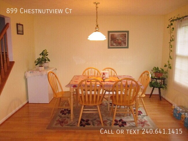 Building Photo - 899 Chestnutview Ct