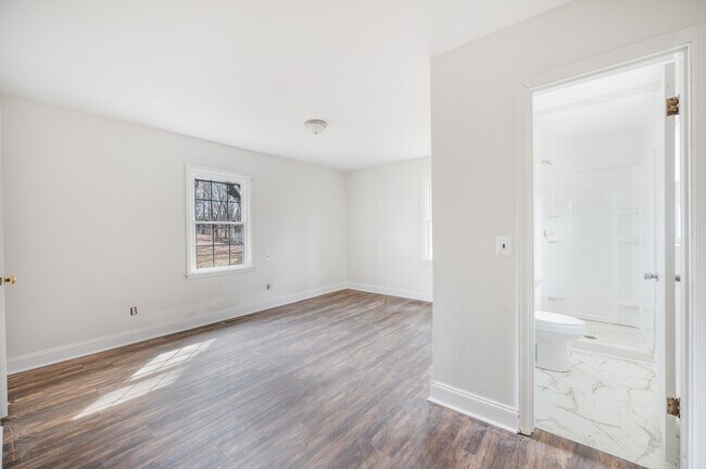 Building Photo - 228 Newcomb Dr