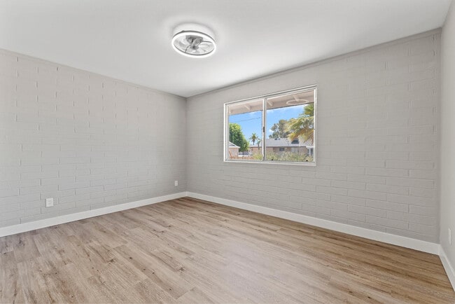 Building Photo - 10423 W Monterosa Dr