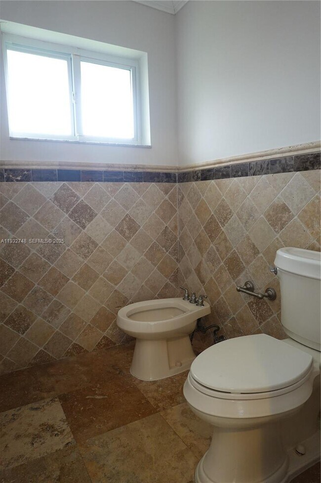 Building Photo - 13220 SW 84th Ave