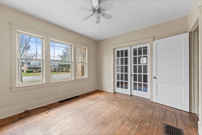 Building Photo - Spacious 1 Bed 1 Bath House off of Eastern Parkway