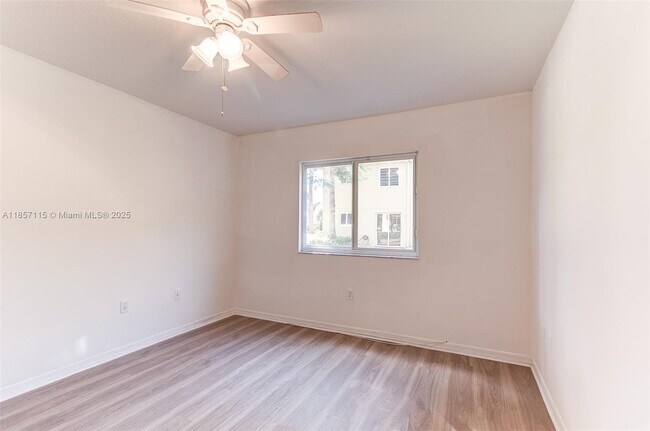 Building Photo - 970 NE 34th Ave