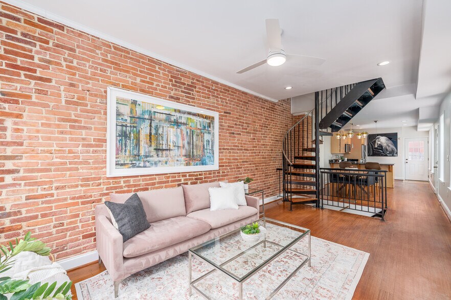 Building Photo - 2808 E Fairmount Ave