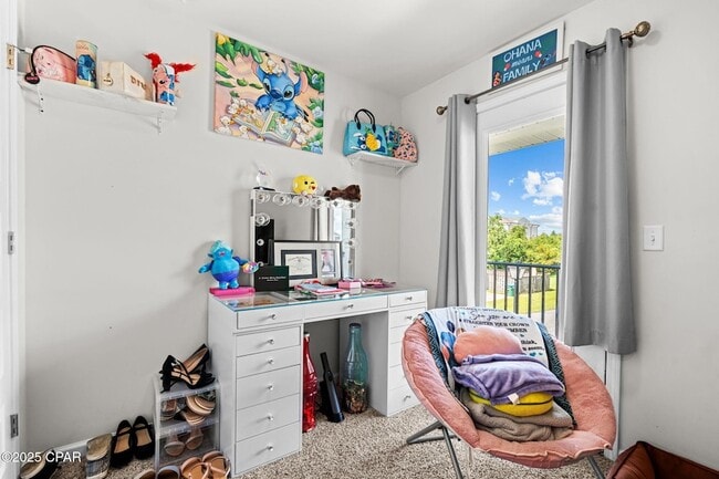 Building Photo - 326 Raven Ln