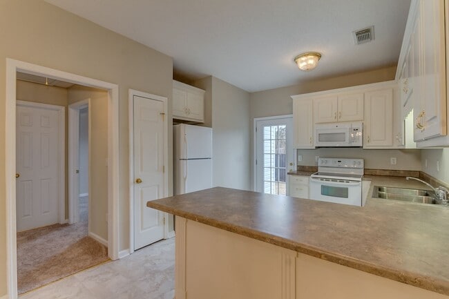 Building Photo - Available Now - East Tuscaloosa