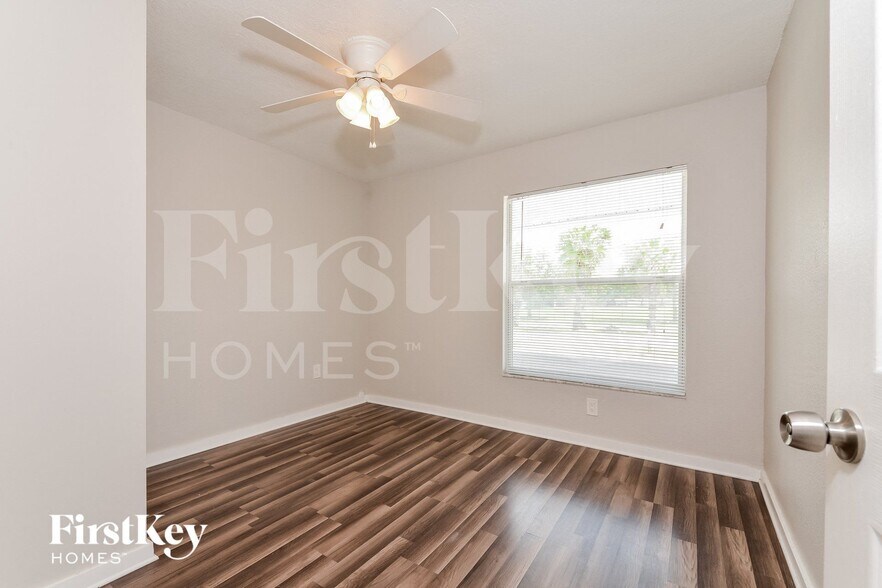 Building Photo - 3806 Southern Pkwy W