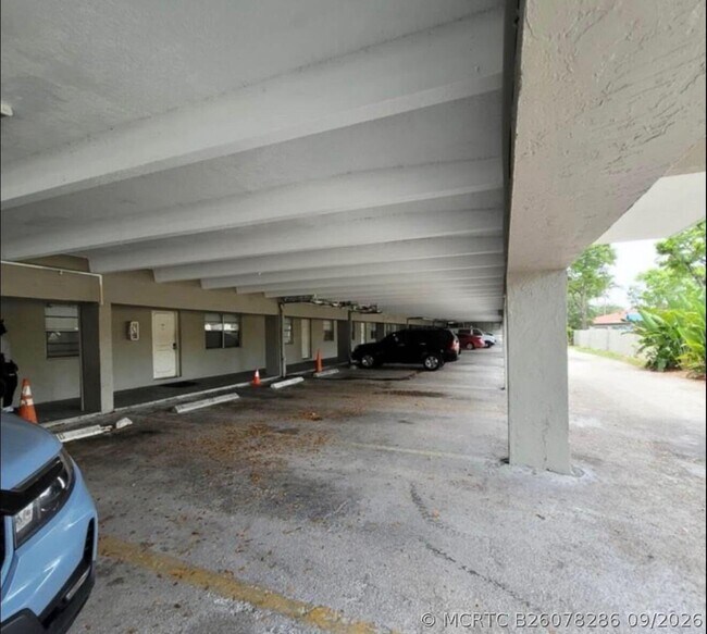 Building Photo - 5100 SW 41st St