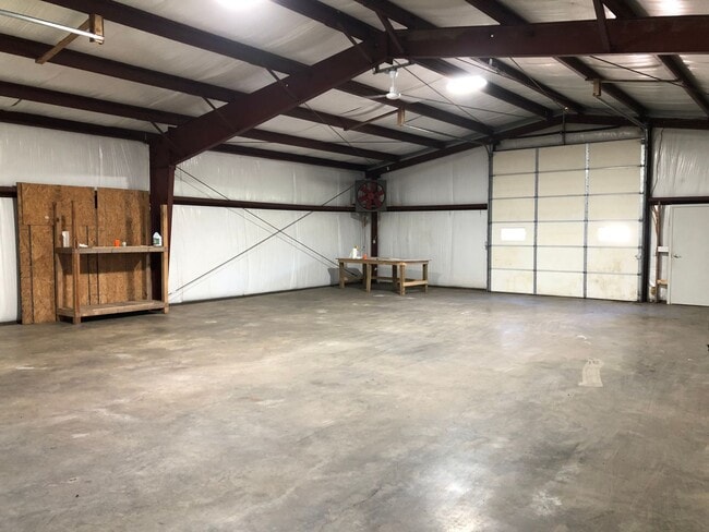 Building Photo - 3 Bedroom 2.5 Bath Home in the country!