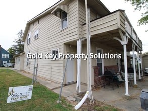 Building Photo - 117 E John St