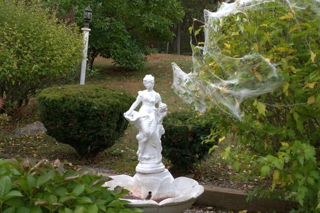 Building Photo - 85 Burlingame Rd