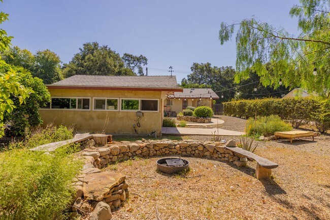 Building Photo - Upper Ojai Country Charmer w/Granny Flat