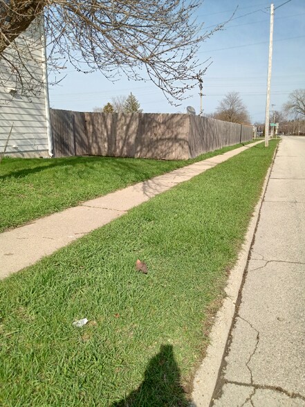 Building Photo - 3419 28th Ave