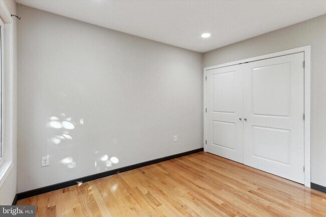 Building Photo - 1819-21 Ginnodo St