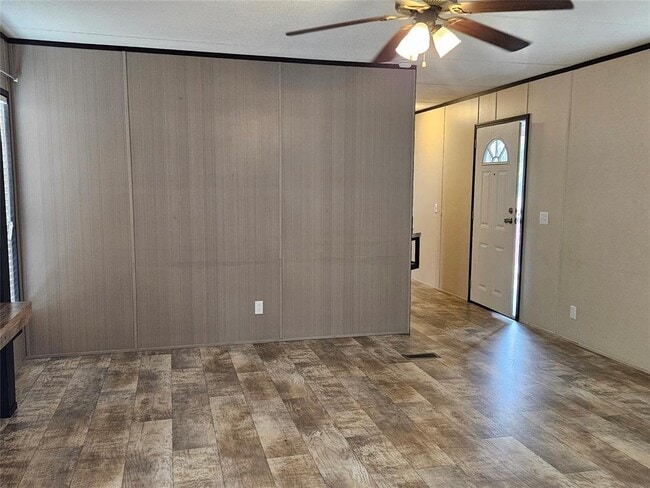 Building Photo - 136 Navasota Dr