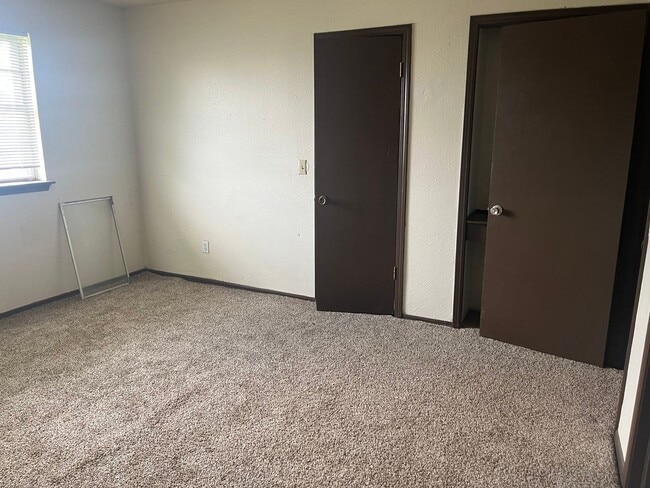 Building Photo - 6810 Lancer Ln