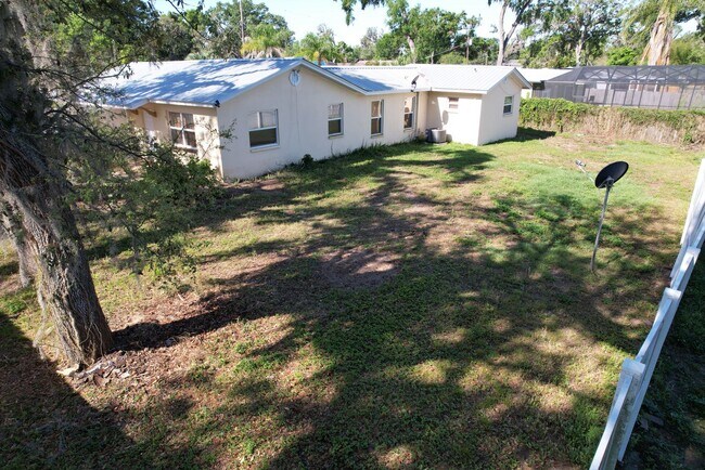 Building Photo - 3 Bedroom - 2 Bath - 2 Car Garage - Fenced Yard
