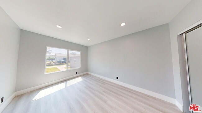 Building Photo - 4508 6th Ave