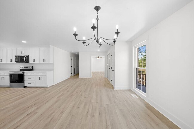 Building Photo - Remodeled 3 bd 2 ba rental in Southside!!