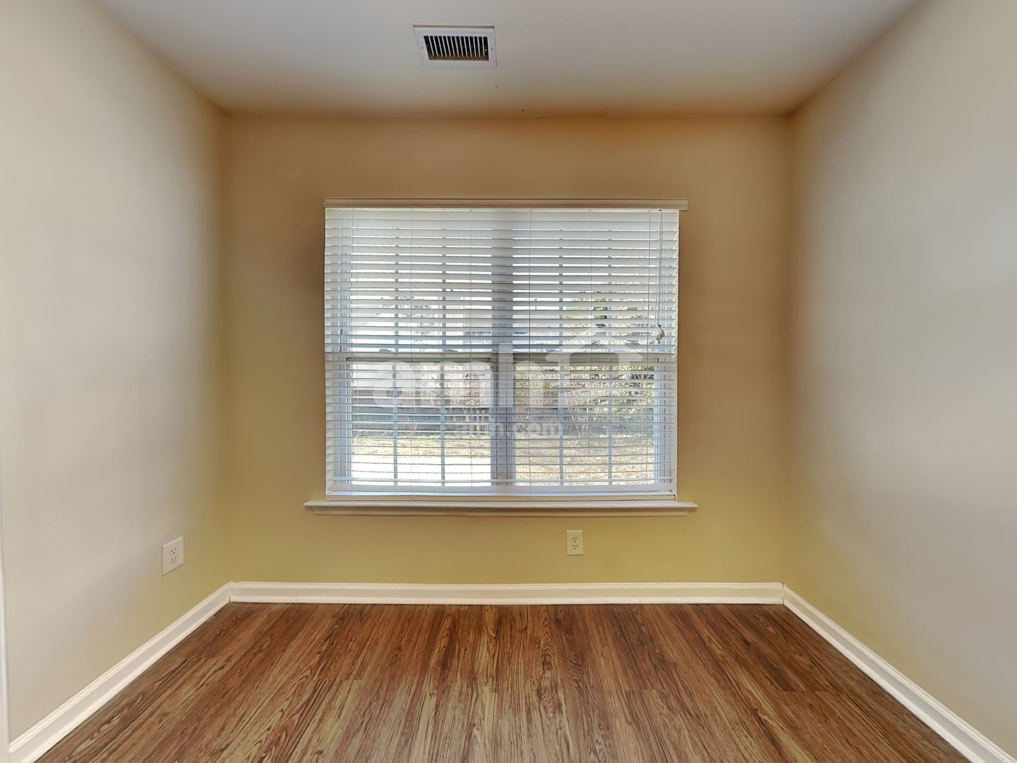 Building Photo - 1528 Pebble Ridge Dr