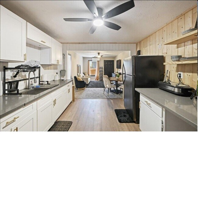 Building Photo - 3707 Bremond St
