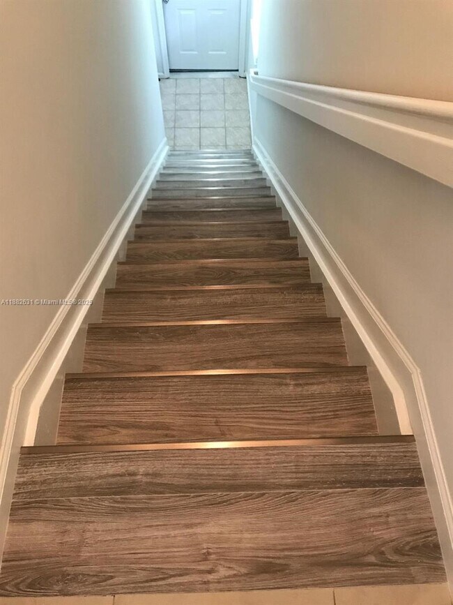 Building Photo - 5820 W Sample Rd