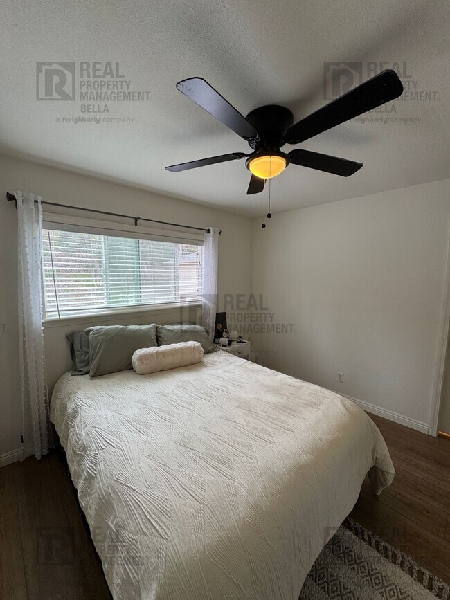 Building Photo - Charming 2-Bed, 2-Bath Condo in the Heart ...