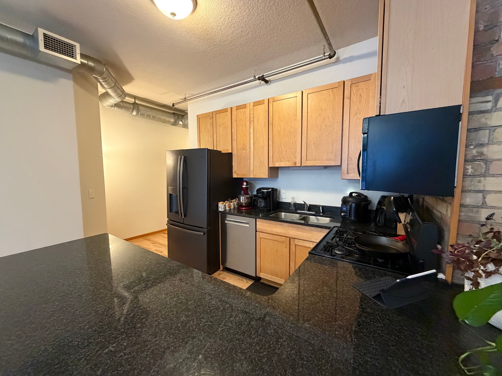 Building Photo - 523 S 9th St