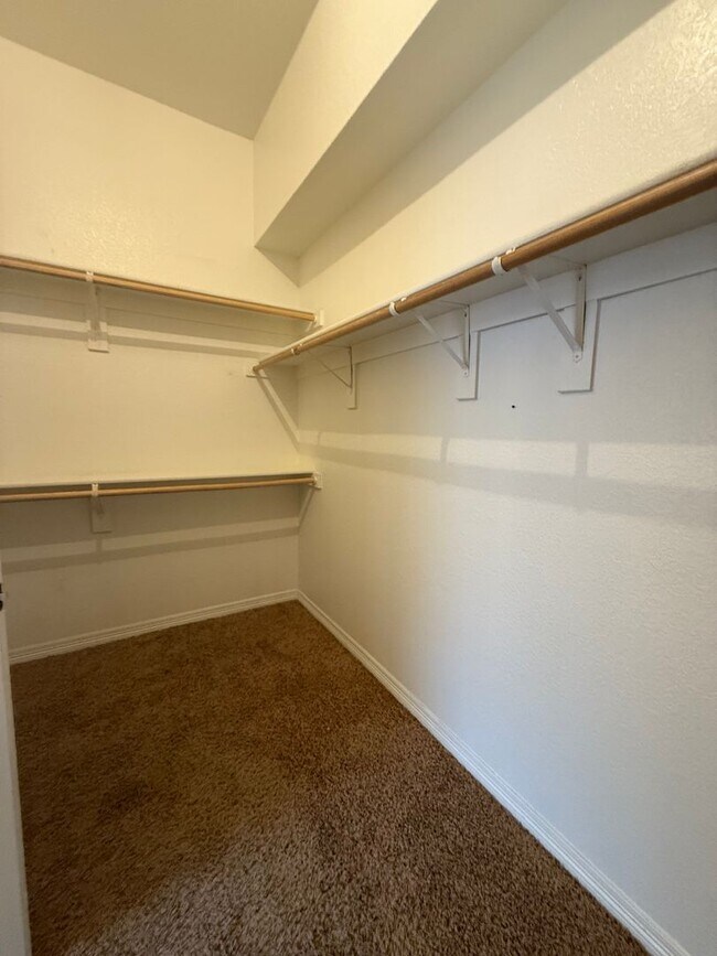 Building Photo - Beautiful 3/2 in Westover Village