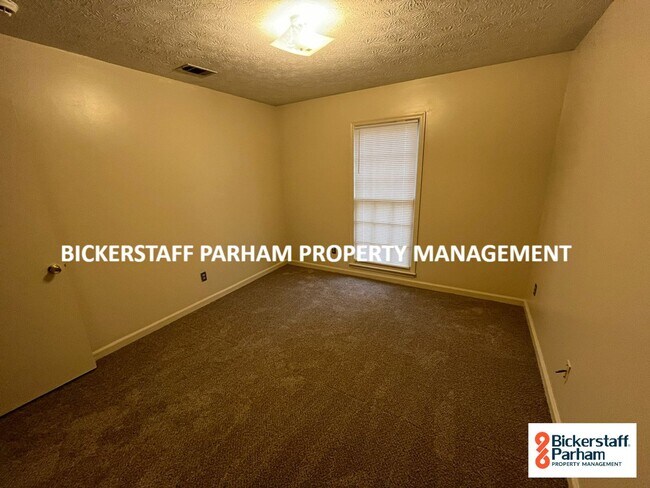 Building Photo - Located in Northern Columbus!