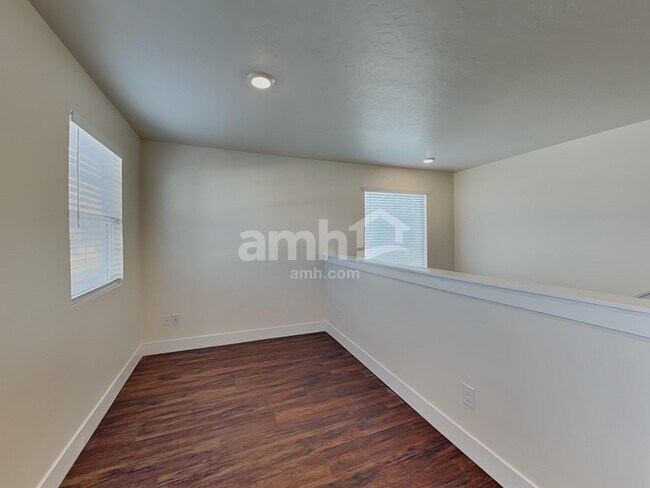 Building Photo - 1369 E Old Mesquite St