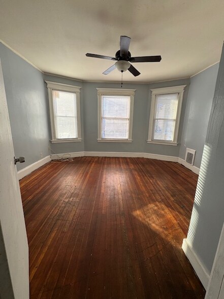 Building Photo - 64-64 Rowe Ave