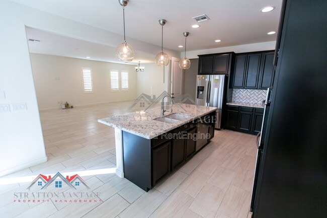 Building Photo - 959 W Zion Pl