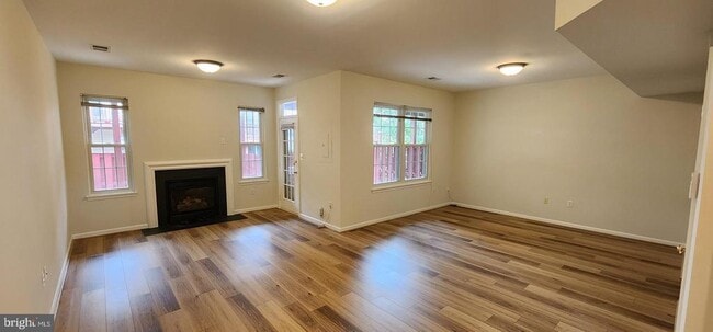 Building Photo - 20622 Glenmere Square