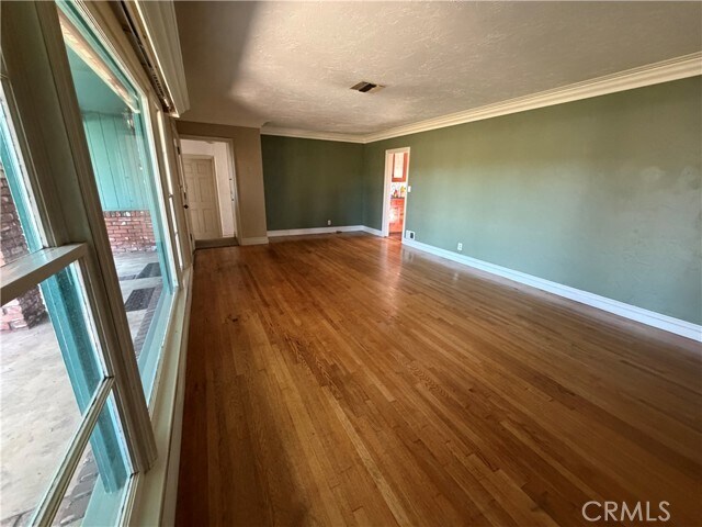 Building Photo - 8541 Orangewood Ave