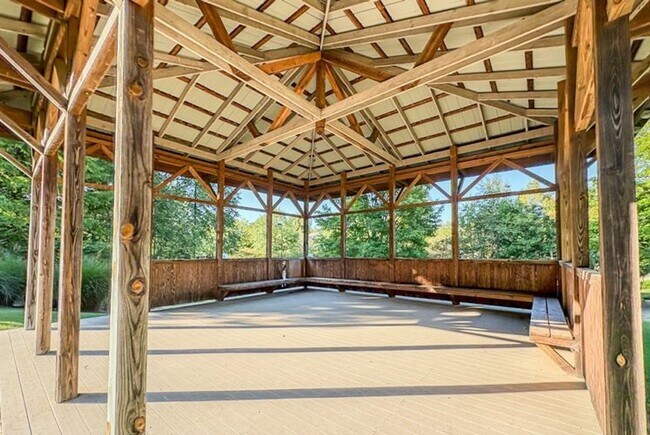 Building Photo - LEASING FOR AUGUST 2026! WOODLANDS OF ATHENS