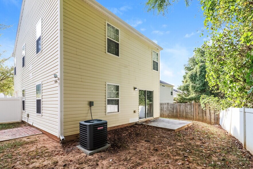 Building Photo - 124 Silver Fox Trail