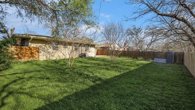 Building Photo - 4313 Bonnie Dr