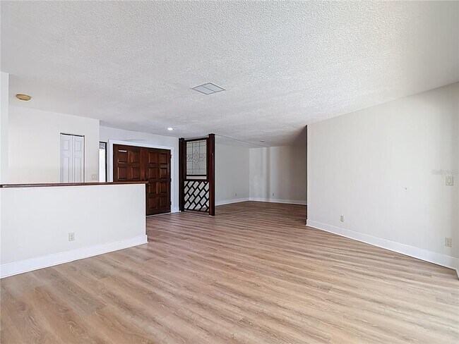 Building Photo - 4072 Belmoor Dr