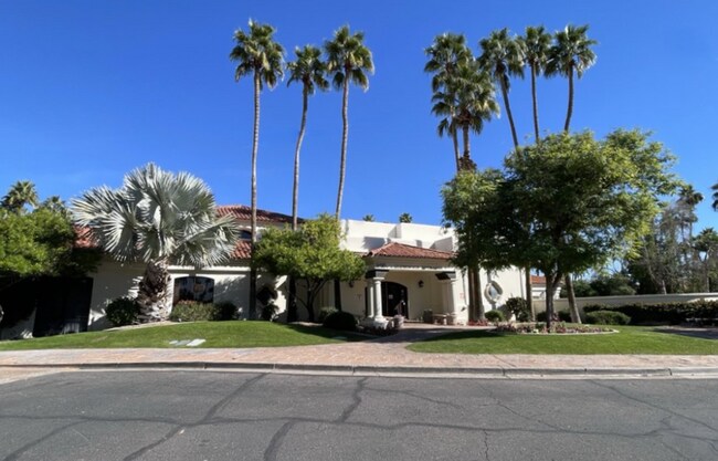 Building Photo - 2098 E Mallard Ct