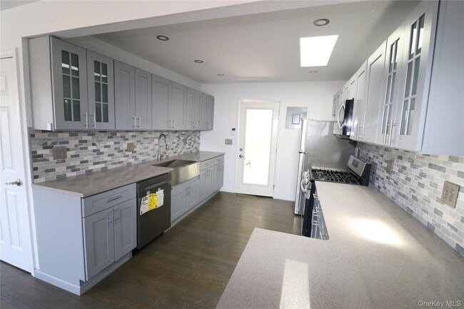 Building Photo - 153 US-9W