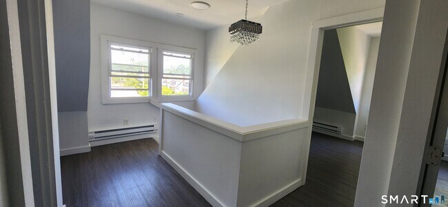 Building Photo - 280 3rd Ave
