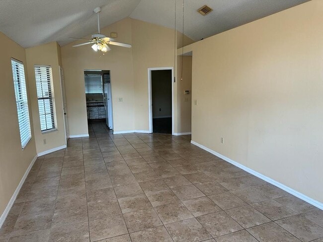 Building Photo - 9869 Aloma Bend Ln