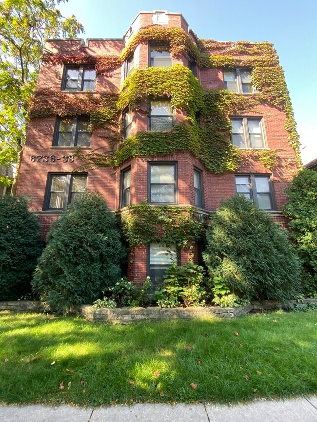 Primary Photo - 6736.5 N Glenwood Ave