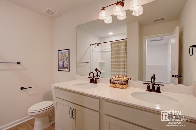 Building Photo - 5208 New Palm Ct