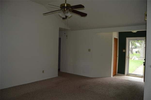 Building Photo - 4929 Meadow Pl Dr
