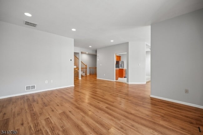 Building Photo - 915 Kensington Ln