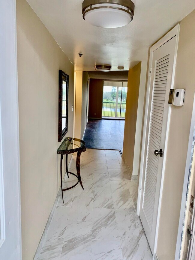 Building Photo - 3100 W Rolling Hills Cir